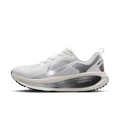 W+NIKE+VOMERO+18+ESS.png